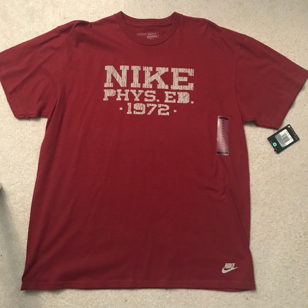 Vintage men’s Nike shirt